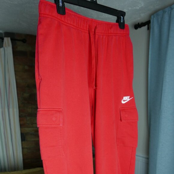 Nike M Red Mid-Rise Sportswear Club Fleece Mid-Rise Oversized Cargo Sweatpants - Picture 2 of 7